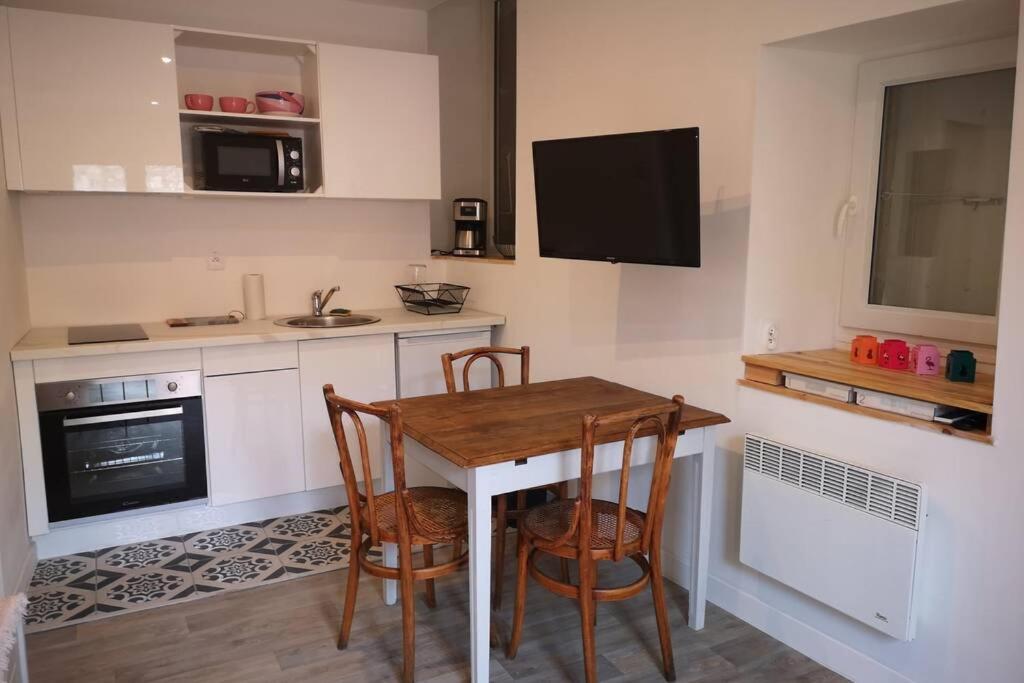 Donzère Maison De Village Meublee Avec Terrasse מראה חיצוני תמונה