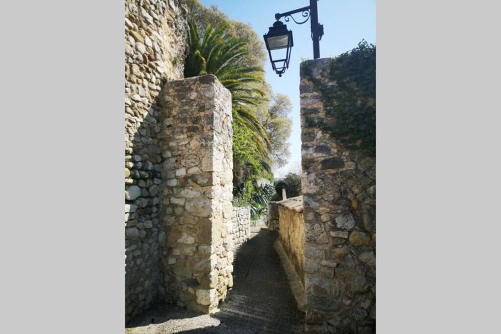 Donzère Maison De Village Meublee Avec Terrasse מראה חיצוני תמונה
