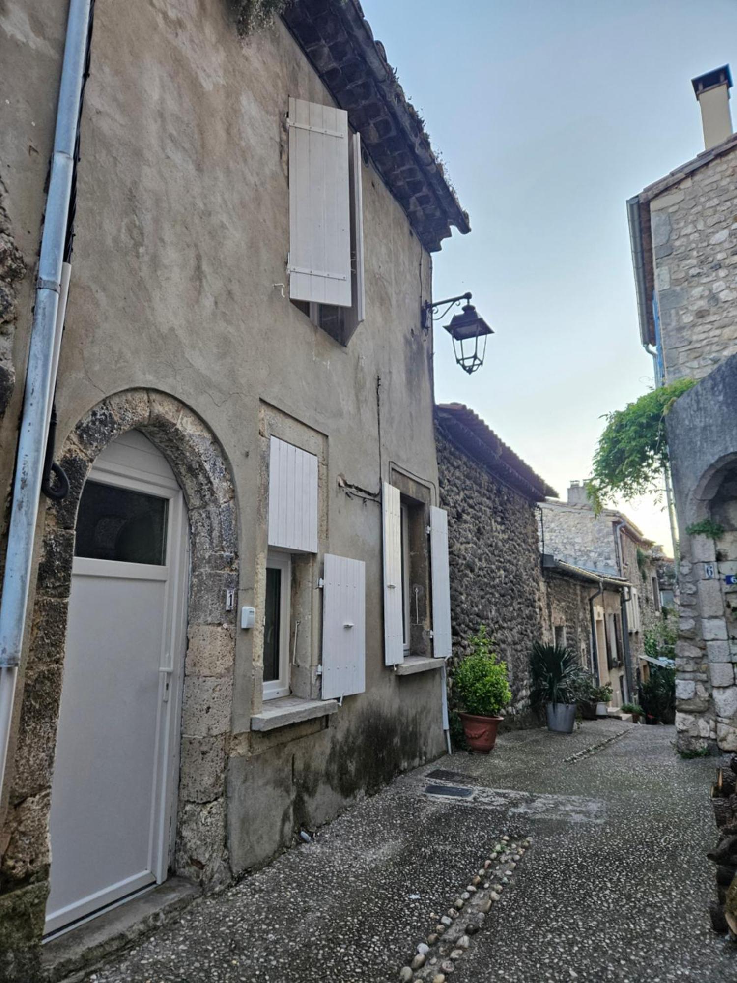 Donzère Maison De Village Meublee Avec Terrasse מראה חיצוני תמונה